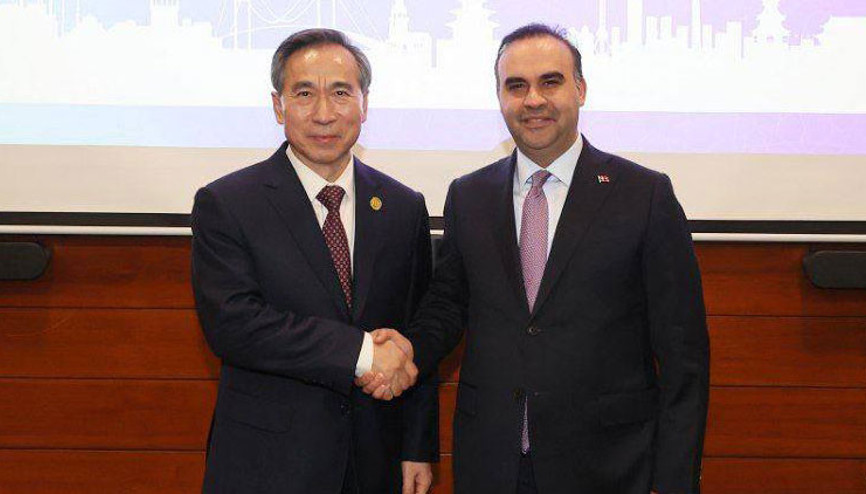 Sanayi ve Teknoloji Bakanı Mehmet Fatih Kacır, CCPIT Başkanı ile kritik görüşme