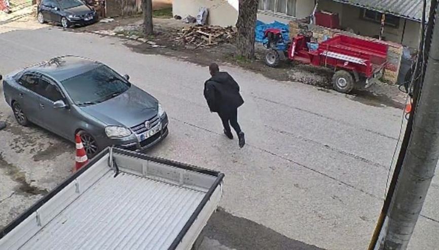 Önce eşini sonra emlakçıyı öldürdü… Emekli polisin kaçtığı anlar kameraya böyle yansıdı