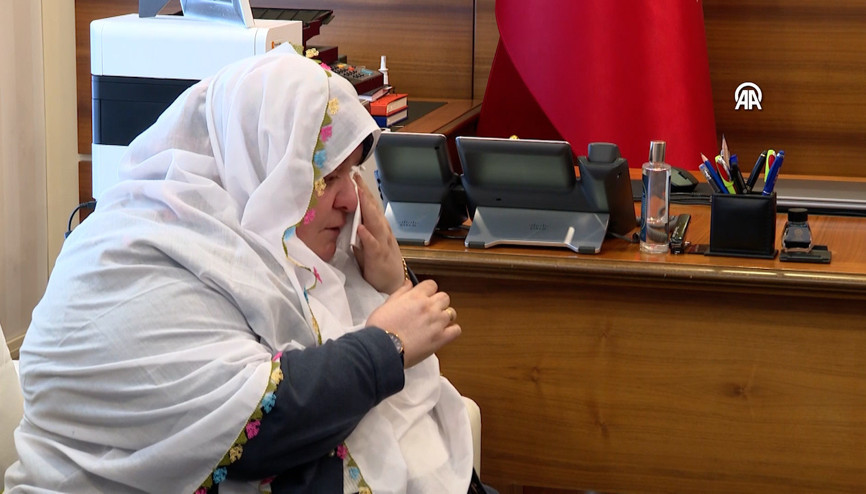 Kıyafeti yüzünden hedef alınmıştı Mihalgazi Belediye Başkanı Güneş, gözyaşlarını tutamadı