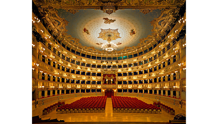 Ahmet Ertuğ’un fotoğraf sergisi “Beyond the Vanishing Point” Venedik’te