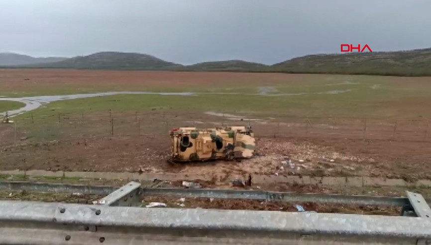 Gaziantepte askeri araç devrildi