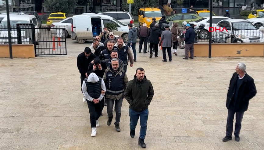 Suç örgütü üyesini diplomatik plakalı araçla yurt dışına kaçıran 6 şüpheli yakalandı