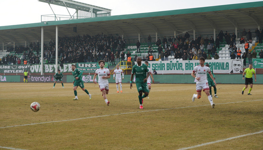 Iğdır FK ile Ümraniyespor 2 gollü maçta yenişemedi