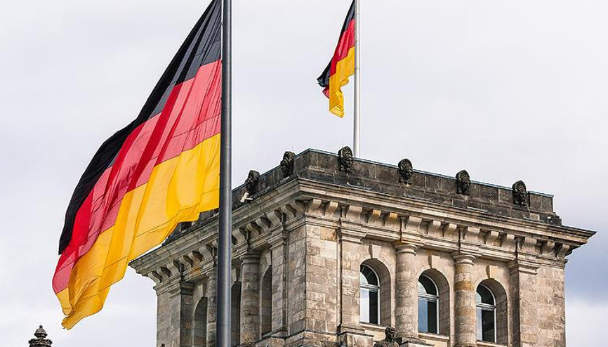 Başörtüsü yasağı kaldırılsın