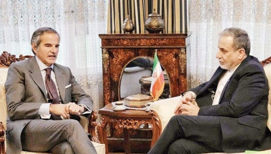 Cenevre’de pazarlık Hürmüz’de tatbikat