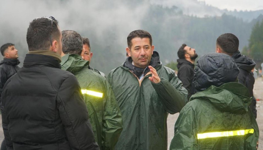 Belediye Başkanı uyardı: Çok zaruri işi olmayan ilçemize gelmesin Okullar tatil edildi