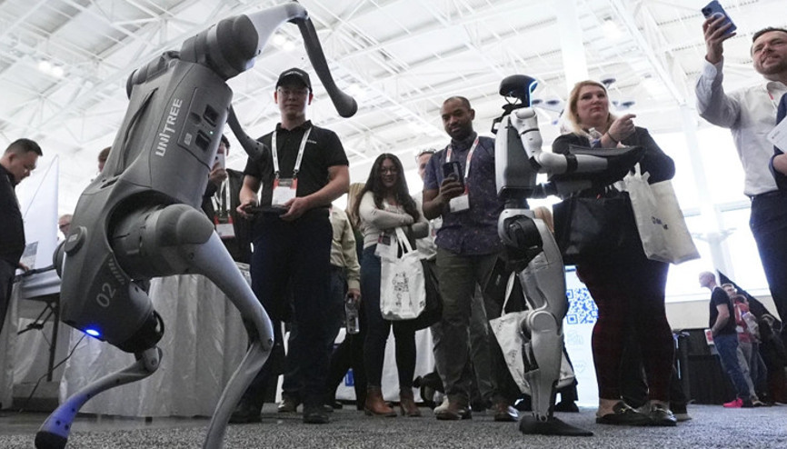 Hindistanda yerli diye tanıtılan robot köpek Çin malı çıktı