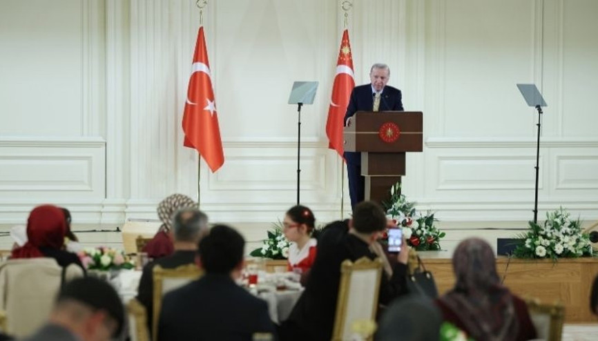 Son dakika... Cumhurbaşkanı Erdoğan: Aramıza nifak sokmaya çalışanlara asla prim vermeyeceğiz Son dakika... Cumhurbaşkanı Erdoğan: Aramıza nifak sokmaya çalışanlara asla prim vermeyeceğiz