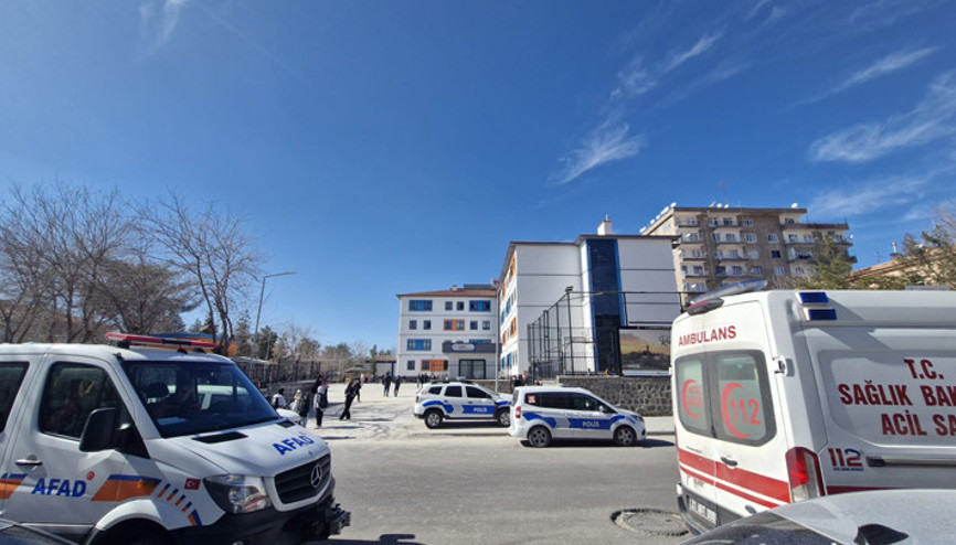 Diyarbakır’da okulda cıva paniği 14 öğrenci, zehirlenme şüphesi ile hastaneye kaldırıldı