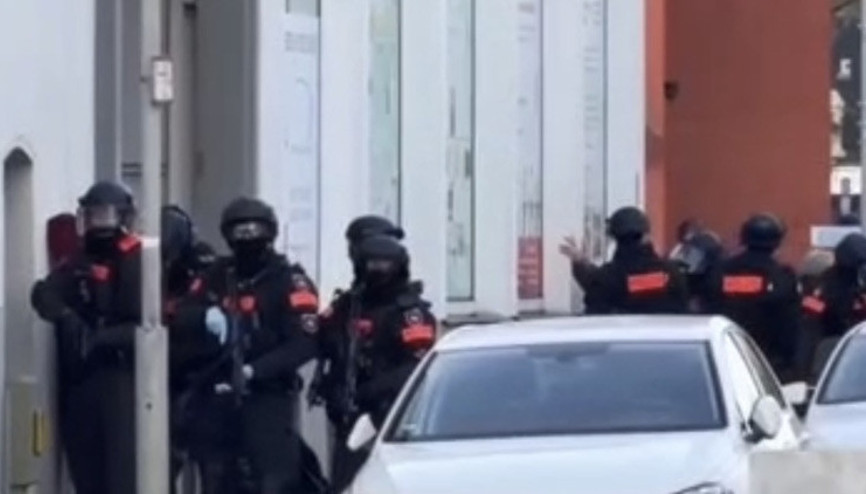 Hannoverde camiye polis operasyonu