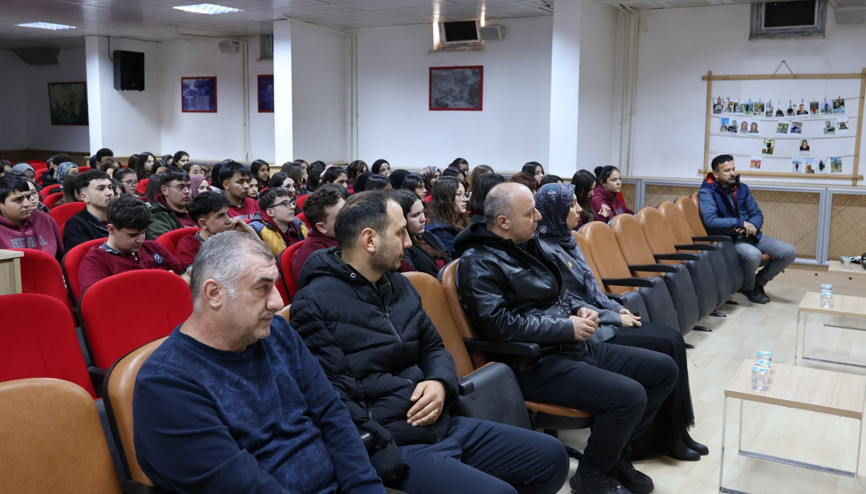 Öğrenciler dolandırıcılığa karşı bilinçlendirildi