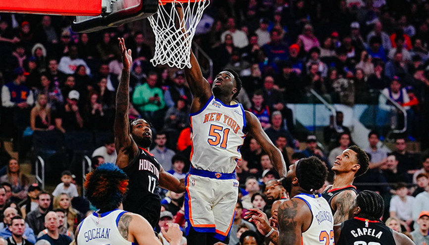 New York Knicks 18 sayı geriden gelerek Rockestı mağlup etti