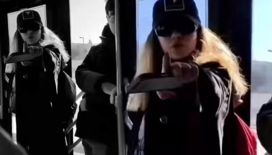 İstanbulda toplu taşıma aracındaki yolcuyu tehdit eden şüpheli tutuklandı