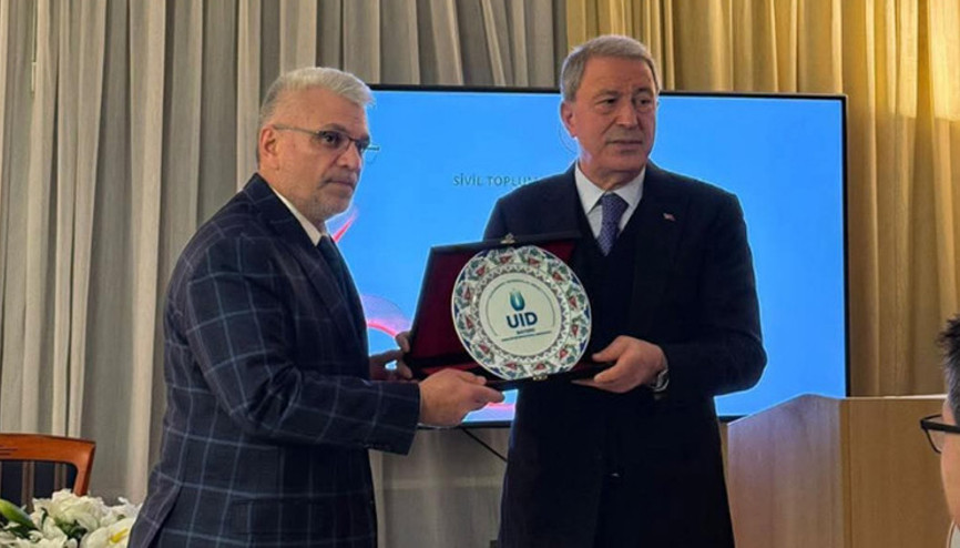 Münih Başkonsolosluğu’nda Hulusi Akar STK Temsilcileriyle Buluştu