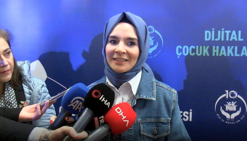 Aile ve Sosyal Hizmetler Bakanı Mahinur Özdemir Göktaş, Külliyede Ramazan etkinlik alanını ziyaret etti