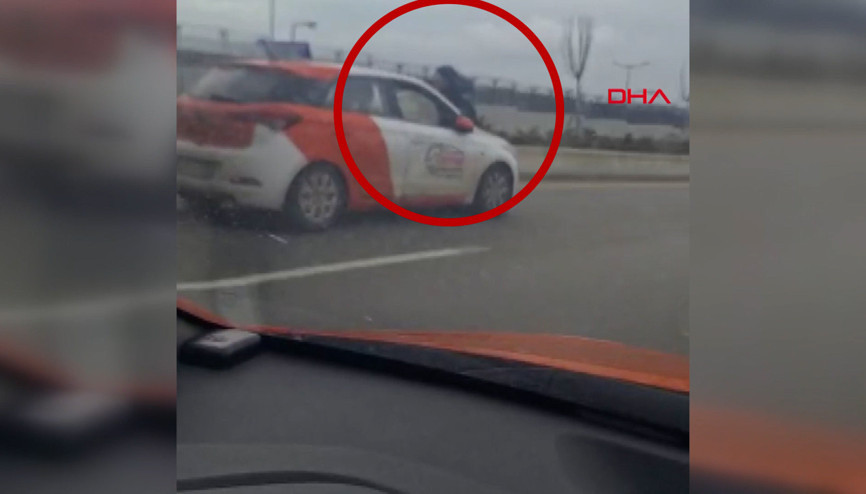 Sürücü kurusu eğitmeni, tartıştığı kişiyi kaput üzerinde 20 kilometre sürükledi