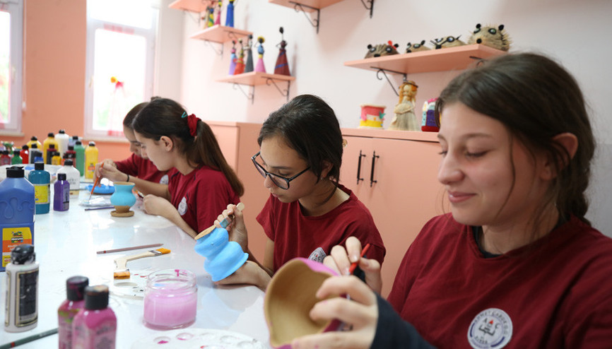 10 bin öğrenci haftada bir gün çömlek yapıyor