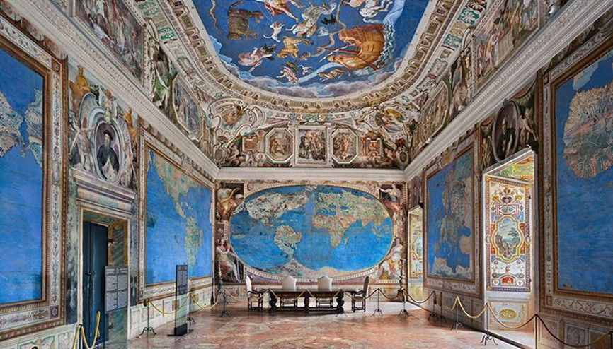 Ahmet Ertuğ sergisi Venedik’te kapılarını açtı