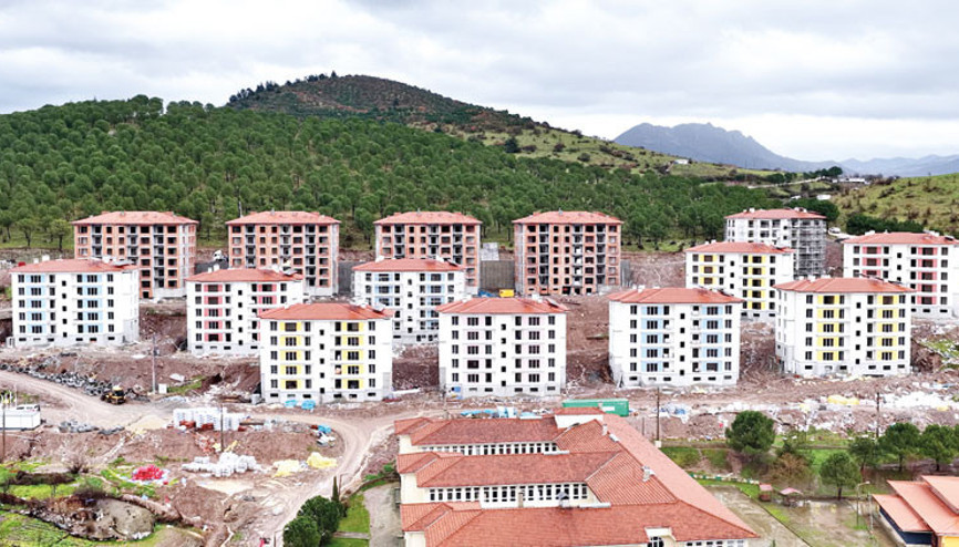 Bakan Kurum paylaştı: Sındırgı’da yeni evler göründü