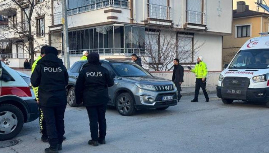 Erzincan’da iki otomobil çarpıştı: 2’i çocuk 3 kişi yaralandı