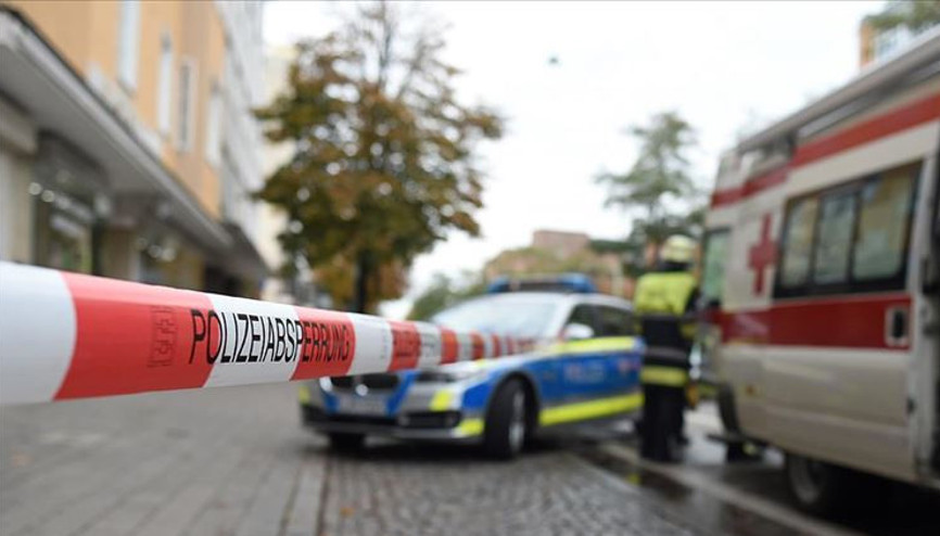 CDU Genel Merkezi önünde intihar girişimi