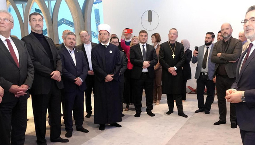 Markus Söder ve Bakan Herrmann Penzberg Camii’nde iftara katıldı