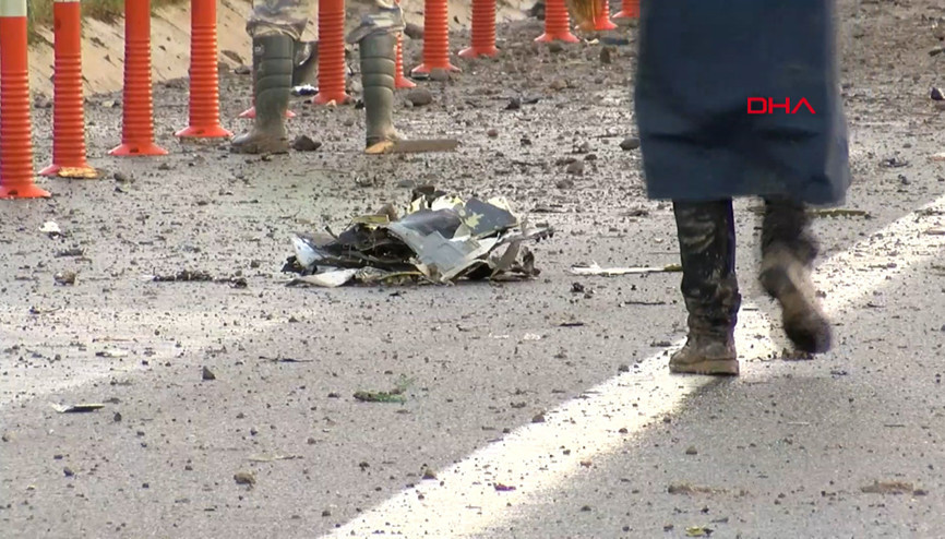 Balıkesir’de kaza kırıma uğrayan F-16 uçağının enkaz kaldırma çalışmaları sürüyor