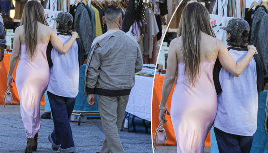 Dört evliliği tarihe gömüldü ama hala çok romantik Dantelli elbiseyle bit pazarında