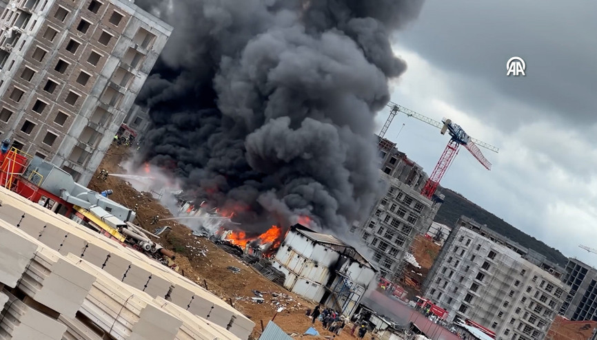 Tuzlada işçi konteynerinde yangın
