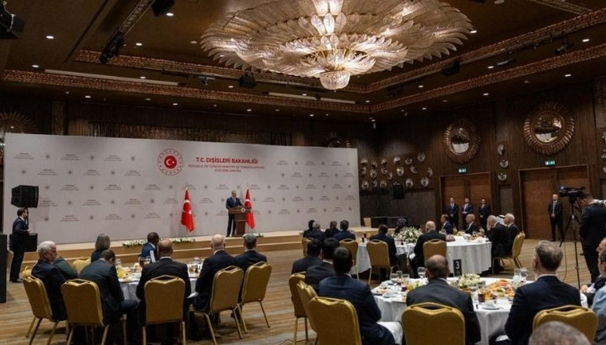 Dışişleri Bakanı Hakan Fidan, İİT üyesi ve gözlemcisi ülkelerin Ankara büyükelçileriyle bir araya geldi Dışişleri Bakanı Hakan Fidan, İİT üyesi ve gözlemcisi ülkelerin Ankara büyükelçileriyle bir araya geldi
