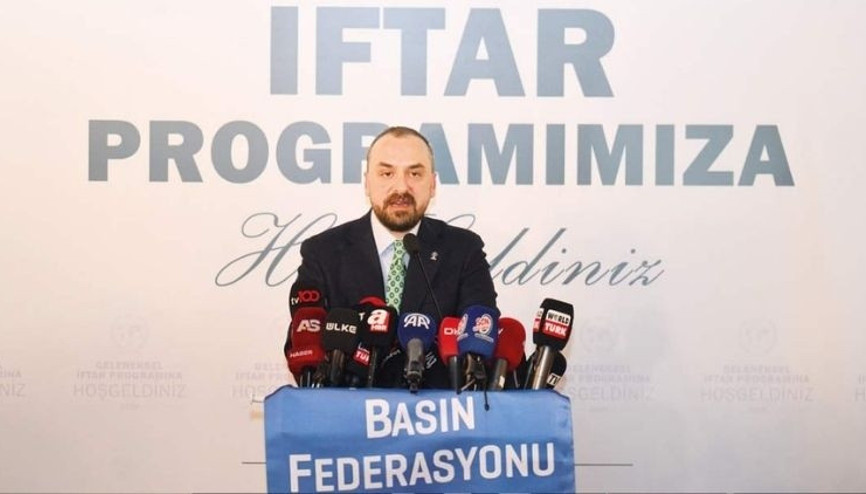 AK Partili Faruk Acar’dan gazetecilere yeşil pasaport mesajı