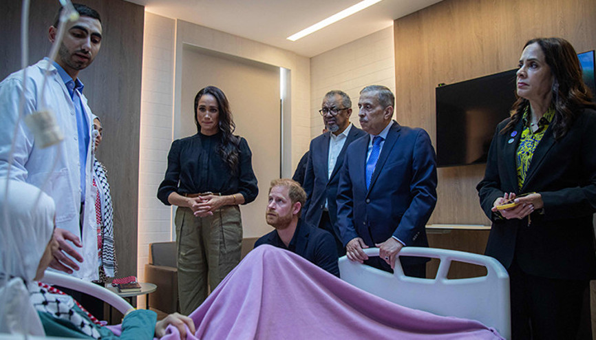 Prens Harry ve eşi Meghan, Gazzeli yaralıları ziyaret etti