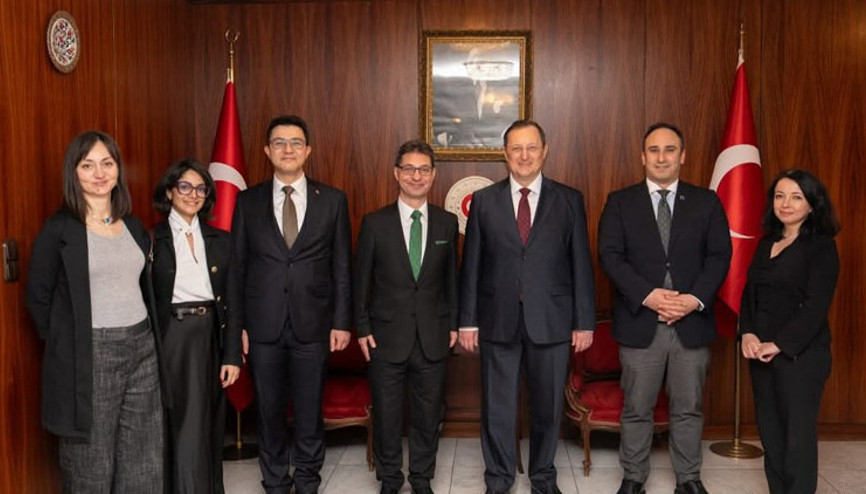 Büyükelçi Turandan Bavyera Başbakanı Södere ziyaret