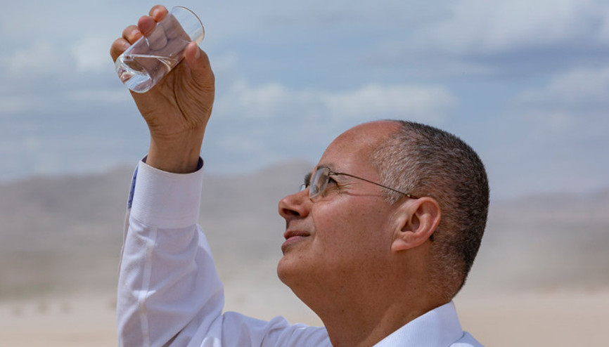 Su krizini çözebilir: Havadan günde 1000 litre su üretiyor Su krizini çözebilir: Havadan günde 1000 litre su üretiyor