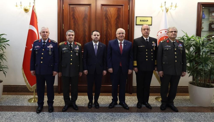 Milli Savunma Bakanı Gülerden Adalet Bakanı Gürleke hayırlı olsun ziyareti