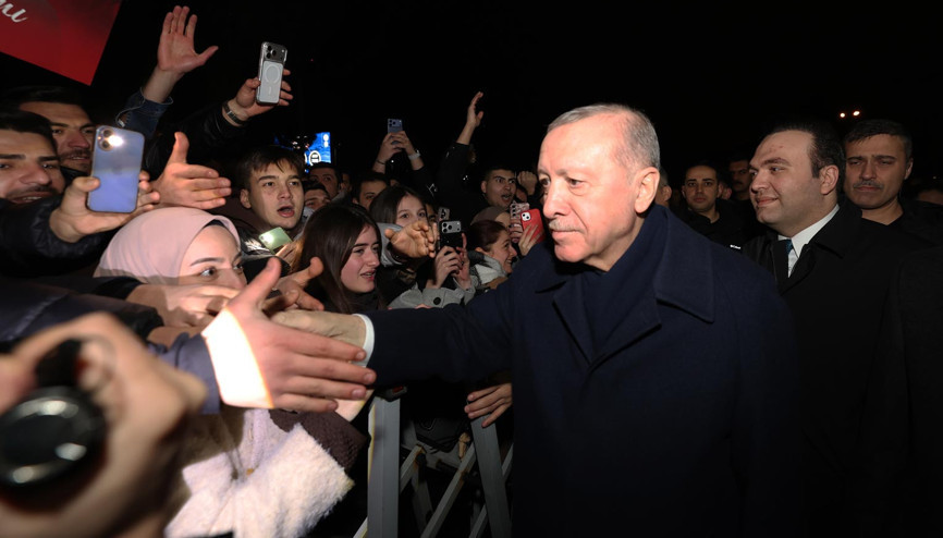 AK Parti Gençlik Kolları, Cumhurbaşkanı Erdoğanın doğum gününü kutladı