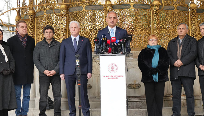 Bakan Ersoy açıkladı: Ayasofyada süreç devam ediyor, Sultanahmette çalışmalar tamamlandı