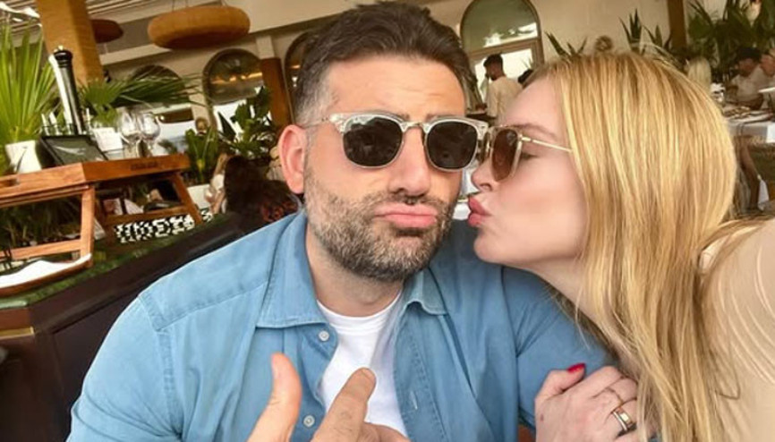 Neden kimse bana yardım etmiyor diye çırpınıyordu... Şöhret batağında boğulurken restoranda tanıştığı genç adam onu kötü hayatından çekip aldı