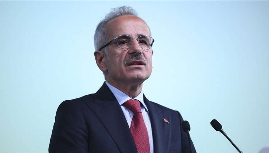 Bakan Uraloğlu, detayları açıkladı... Sosyal medyaya 15 yaş sınırı geliyor