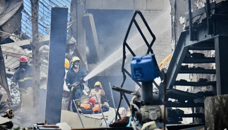 Hindistanda fabrikada patlama: 17 kişi yaşamını yitirdi