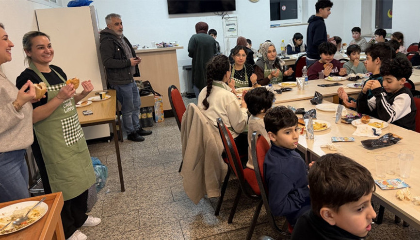 Lehrte’de çocuklarla iftar