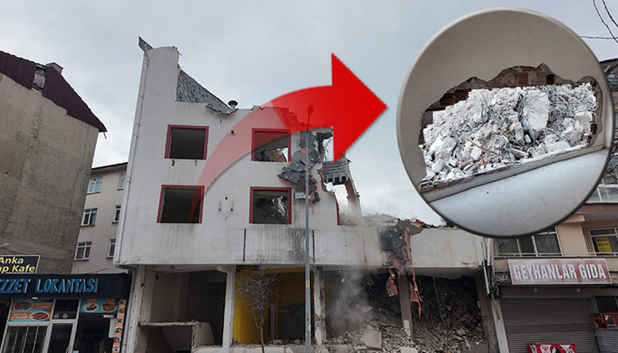 Yıkım sırasında bitişik binadaki dairenin yatak odasının duvarı yıkıldı