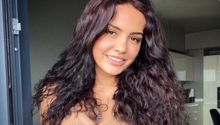 Sanal medya ünlüsü Ece Ronay hakkında soruşturma başlatıldı