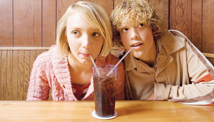 Şekerli içecek ergeni etkiliyor