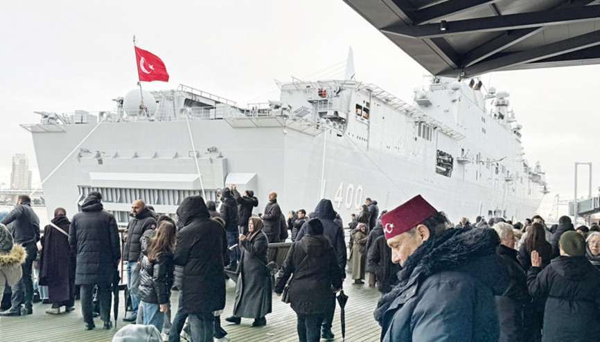 Hollanda’da TCG Anadolu’ya büyük ilgi