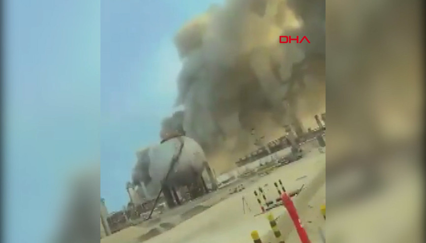 İran, Suudi Arabistanda petrol rafinerisine saldırı düzenledi