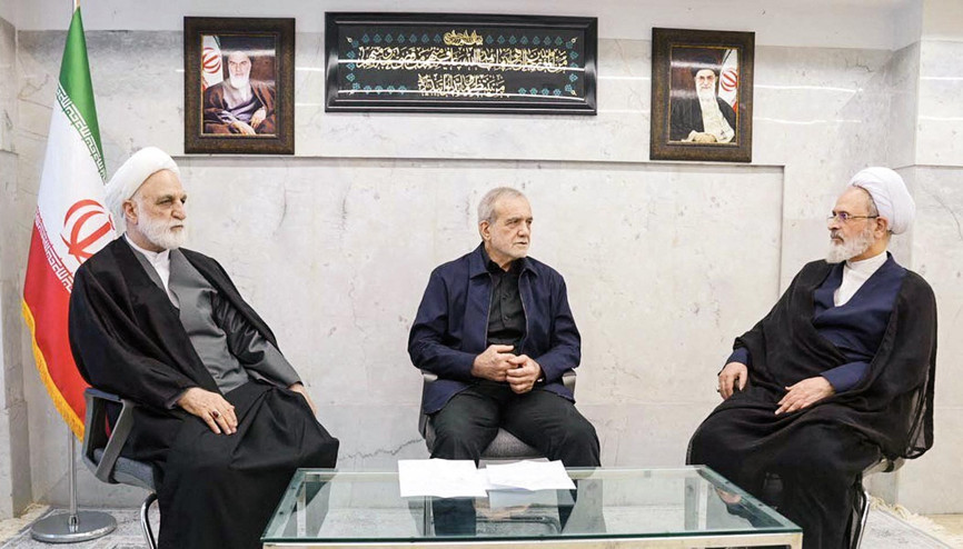 Hamaney’den sonra İranı bu üçlü yönetiyor