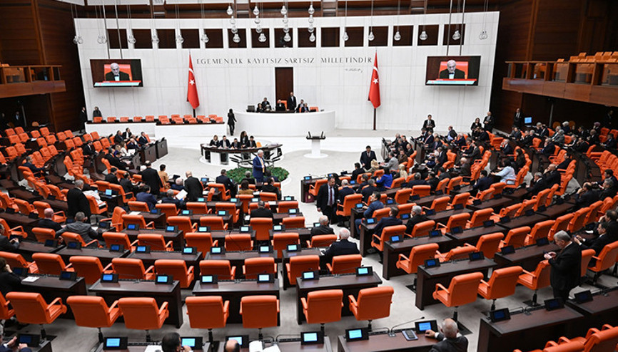 15 yaş altına sanal medya yasaklanıyor: Kanun teklifi Meclise sunuldu