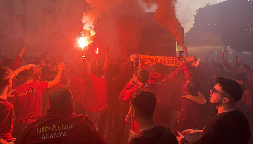 Galatasaray, Anfielddaki rövanşta yalnız yürümek istemiyor