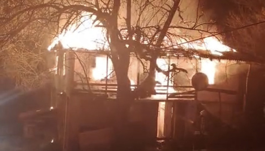 Yalnız yaşadığı evinde çıkan yangında öldü